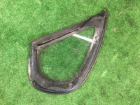 Right quarter window glass SUBARU LEGACY B4 OEM 65222AE000NB BE9 BE5 2001