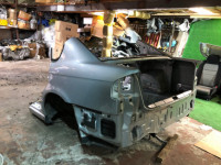 ชิ้นส่วนตัวถังท้ายรถ Крыло заднее 51410AE012 , 51410AE001 SUBARU LEGACY B4