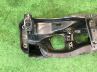 Travessa dianteira SUBARU LEGACY B4 OEM 20101AE013 BEE BHE 2002 EZ30