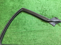 Junta de puerta izquierda SUBARU LEGACY B4 OEM 63521AE010 BEE BE5 2002 black 18L,15K