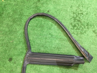 Borracha da porta direita SUBARU LEGACY B4 OEM 63521AE000 BEE BE5 2002 black 18L,15K