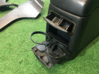 Porta-luvas e apoio de braço SUBARU LANCASTER OEM 92111AE010AC, 66150AE020ML, 92132AE000ML BH9 BH5 BHE BE5 BE9 BEE 2001 grey 1U2