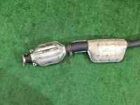 ท่อไอเสียท่อนกลาง SUBARU LANCASTER OEM 44200AE050 BH9 BE9 2001 EJ254