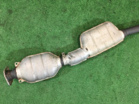 ท่อไอเสียท่อนกลาง SUBARU LANCASTER OEM 44200AE050 BH9 BE9 2001 EJ254