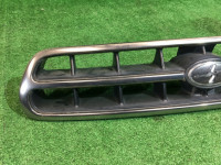 Решетка радиатора 2 SUBARU LANCASTER OEM 91121AE190 BHE BH9 2000 Beige 8L5