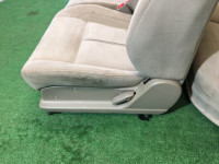 Комплект сидений SUBARU LANCASTER OEM 64010AE700GE, 64010AE710GE, 64221AE130GE, 64231AE130GE BHE BH9 BH5 2000 Beige 8L5