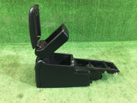 ช่องเก็บของและที่วางแขน 92111AG000JC SUBARU LEGACY