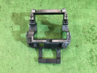 Soporte de la radio 66204AG000 SUBARU LEGACY