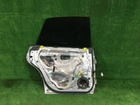 Puerta trasera izquierda SUBARU LEGACY OEM 60400AE410 BEE BE9 BE5 2001 silver 01G