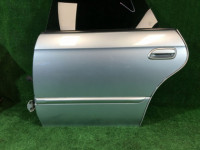 Puerta trasera izquierda SUBARU LEGACY OEM 60400AE410 BEE BE9 BE5 2001 silver 01G