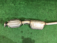 ท่อไอเสียท่อนกลาง SUBARU LEGACY OEM 44200AE050 BE9 BH9 2001 EJ254