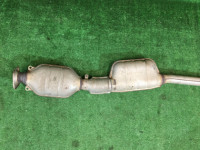 ท่อไอเสียท่อนกลาง SUBARU LEGACY OEM 44200AE050 BE9 BH9 2001 EJ254
