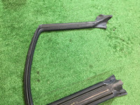 左ドアウェザーストリップ SUBARU LEGACY OEM 63521AE010 BEE BE9 BE5 2001 silver 01G