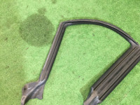 Borracha da porta direita SUBARU LEGACY OEM 63521AE000 BE9 BE5 BEE 2001 silver 01G