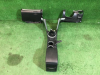 Porta-luvas e apoio de braço комплект 92114AG120JC, 92113AG051JC, 66077AG500, 66120AG101JC, 66075AG040JC SUBARU LEGACY