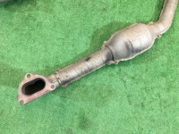ท่อร่วมไอเสีย Штаны SUBARU LEGACY B4 OEM 44101AE040, 44101AE050 BEE BHE 2002 EZ30