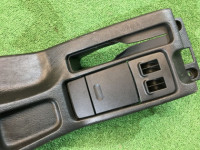 杯架 SUBARU LANCASTER OEM 66150AE020ML, 92132AE000ML BHE BH9 BH5 BE5 BE9 BEE 1999 white / grey 8K2