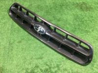 Rejilla del radiador SUBARU LANCASTER OEM 91121AE020 BHE BH9 1999 white / grey 8K2