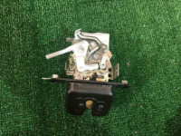 กลอนล็อกฝาท้าย 63032AG001 SUBARU LEGACY