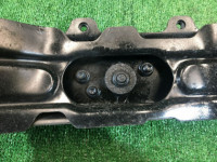 Travesaño de la caja de cambios SUBARU LEGACY OEM 41022AE120, 41011AE000 BE5 BH5 2001 EJ206