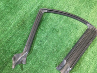 Уплотнитель дверей правый SUBARU LEGACY OEM 63521AE020 BHE BH9 BH5 2001 blue 14L,11K