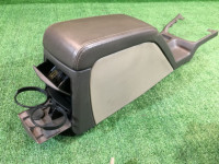 Бардачок подлокотник кожа SUBARU LANCASTER OEM 92111AE030AD, 66150AE020DG, 92132AE000DG BH9 BHE BH5 1998 beige 8L5