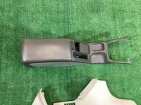 Бардачок подлокотник кожа SUBARU LANCASTER OEM 92111AE030AD, 66150AE020DG, 92132AE000DG BH9 BHE BH5 1998 beige 8L5