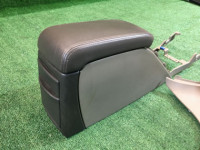 手套箱与扶手 кожа SUBARU LANCASTER OEM 92111AE030AD BHE BH9 BH5 2000 white 07C