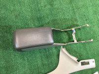 手套箱与扶手 кожа SUBARU LANCASTER OEM 92111AE030AD BHE BH9 BH5 2000 white 07C