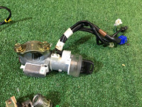 ชุดล็อกพร้อมกุญแจ SUBARU LANCASTER OEM 57491AE541 BHE 2000 white 07C