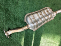 ท่อไอเสียท่อนกลาง SUBARU OUTBACK OEM 44200AG050 BPE BP9 BP5 2005 EZ30