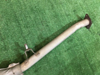 ท่อไอเสียท่อนกลาง SUBARU FORESTER OEM 44200FA121 SF5 2000 EJ201
