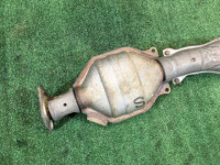 ท่อไอเสียท่อนกลาง SUBARU FORESTER OEM 44200FA121 SF5 2000 EJ201