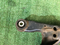 Travesaño trasero SUBARU LEGACY OEM 20152AG000 BLE BPE BP5 BL5 BP9 2004 EZ30