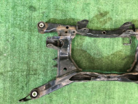 Travesaño trasero SUBARU LEGACY OEM 20152AG000 BLE BPE BP5 BL5 BP9 2004 EZ30