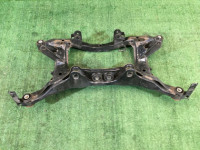 Travesaño trasero SUBARU LEGACY OEM 20152AG000 BLE BPE BP5 BL5 BP9 2004 EZ30