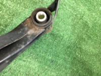 Travesaño trasero SUBARU LEGACY OEM 20152AG000 BLE BPE BP5 BL5 BP9 2004 EZ30