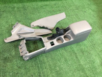 ช่องเก็บของและที่วางแขน 92113FE100ND, 92116FE120ND SUBARU FORESTER
