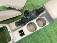 Porta-luvas e apoio de braço SUBARU FORESTER OEM 92113FE100ND, 92116FE120ND SG5 SG9 2006 black 32J