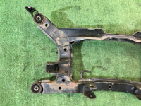 Travesaño trasero SUBARU LANCASTER OEM 20152AE000 BH9 BHE BH5 BE5 BE9 BEE 2000 EJ254