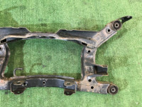 Travesaño trasero SUBARU LANCASTER OEM 20152AE000 BH9 BHE BH5 BE5 BE9 BEE 2000 EJ254