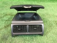 ช่องเก็บของหน้า На торпедо SUBARU FORESTER OEM 66062FC500OE SF5 SF9 1998 Black 47A