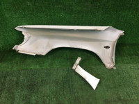 Guarda-lamas dianteiro direito SUBARU FORESTER OEM 57120FC000 SF5 SF9 SF 2000 white 51E