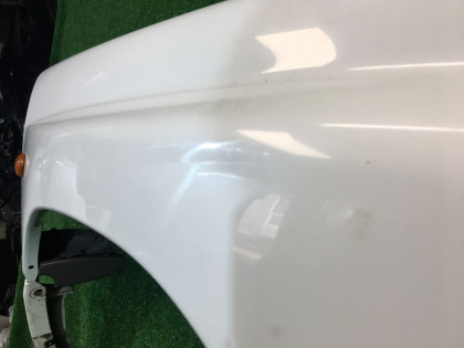 Guarda-lamas dianteiro direito SUBARU FORESTER OEM 57120FC000 SF5 SF9 SF 2000 white 51E