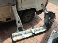 ชายล่างตัวถังซ้าย SUBARU FORESTER OEM 51402FC071 SF5 SF9 SF 2000 white 51E