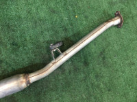 ท่อไอเสียท่อนกลาง SUBARU FORESTER OEM 44200FA020 44221AA051 SF9, SF5 2000 EJ254