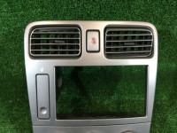 Marco embellecedor de la radio блок климата SUBARU FORESTER OEM 72311SA000 72311SA002 SG5 2004 silver 01G