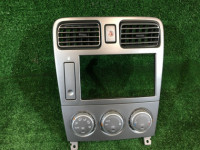 กรอบวิทยุ блок климата 72311SA000 72311SA002 SUBARU FORESTER