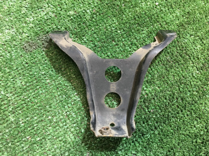 Soporte de la rejilla del radiador SUBARU LEGACY OEM 91165AE130 BEE 2002 silver 01G