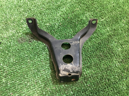 Soporte de la rejilla del radiador SUBARU LEGACY OEM 91165AE130 BEE 2002 silver 01G